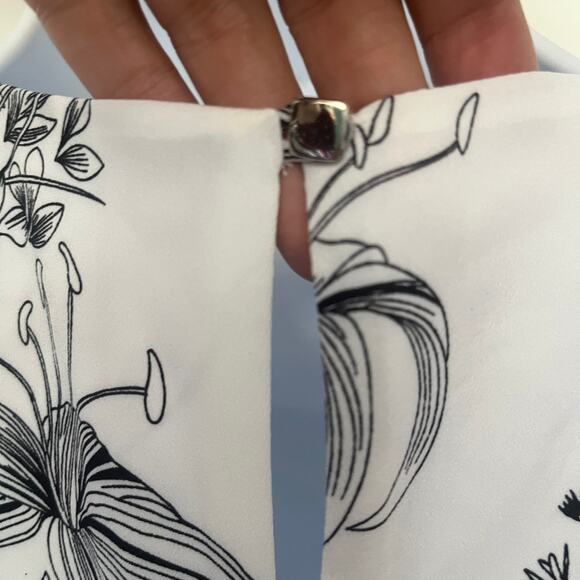 Banana Republic Shift Dress Sz 4P Monochrome Office Botanical Pleated Minimalist - Picture 9 of 14